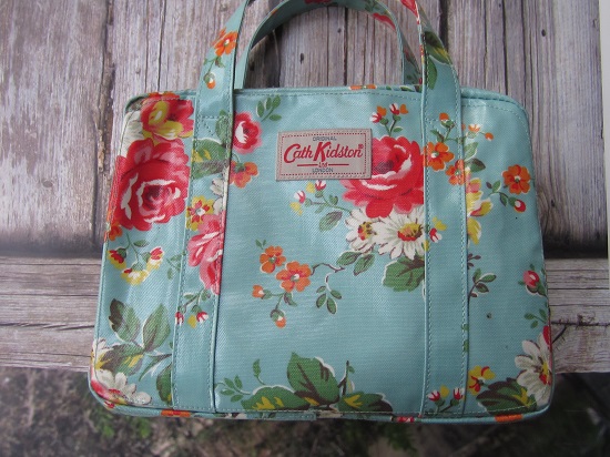 תיק של cath kidstone